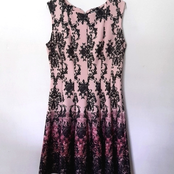 Danny & Nicole Dresses & Skirts - SLEEVELESS WOMENS DRESS SIZE 14